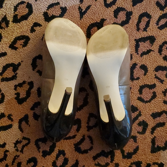 Guess Honora Ombre Peep Toe Pumps - Picture 4 of 5